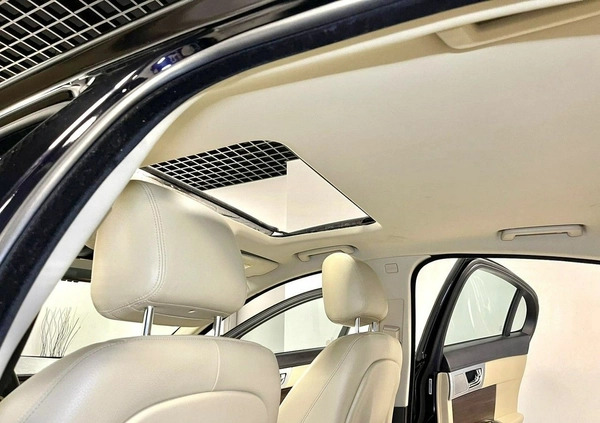 Jaguar XF cena 57900 przebieg: 106000, rok produkcji 2012 z Suchedniów małe 631